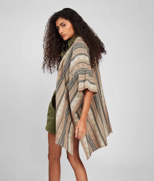 Poncho Festejo Reversible - Camello Y Oxford Tan
