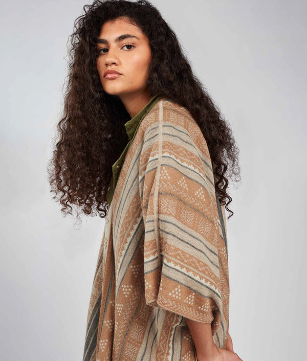 Poncho Festejo Reversible - Camello Y Oxford Tan