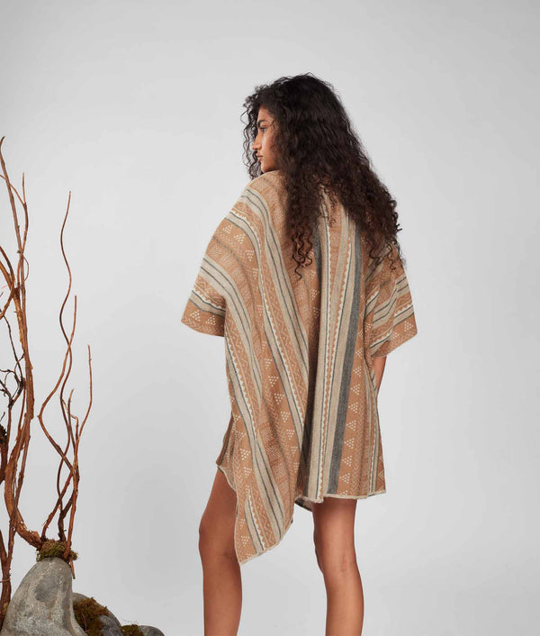 Poncho Festejo Reversible - Camello Y Oxford Tan