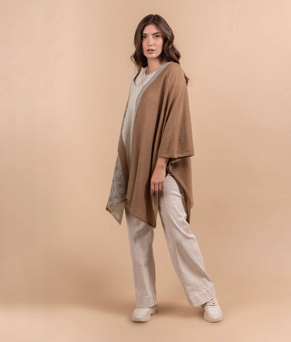 Poncho Alpacas En Las Montañas - Camel Y Gris Claro